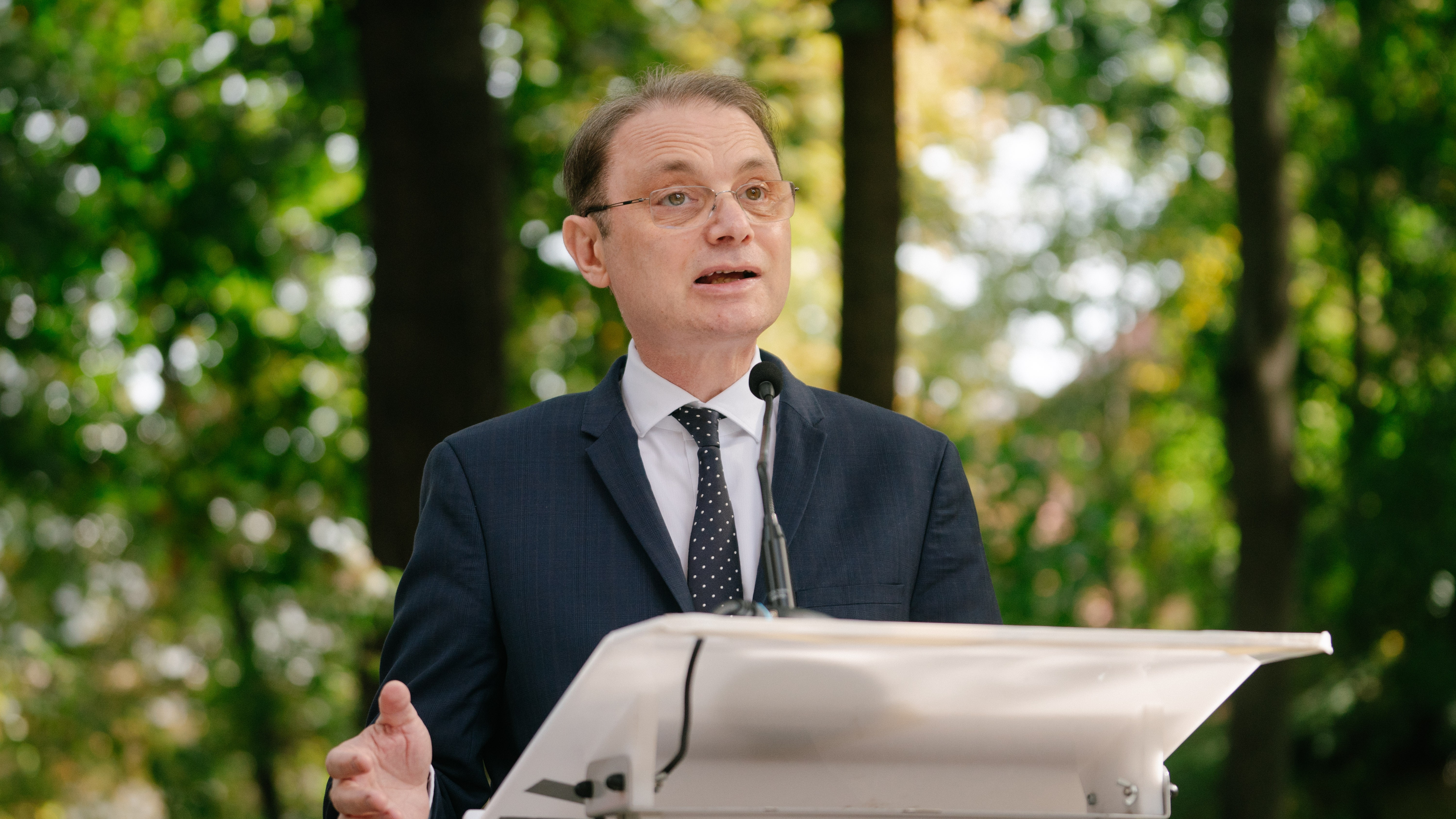 Guvernul Luca Niculescu la votul de învestire în Parlament