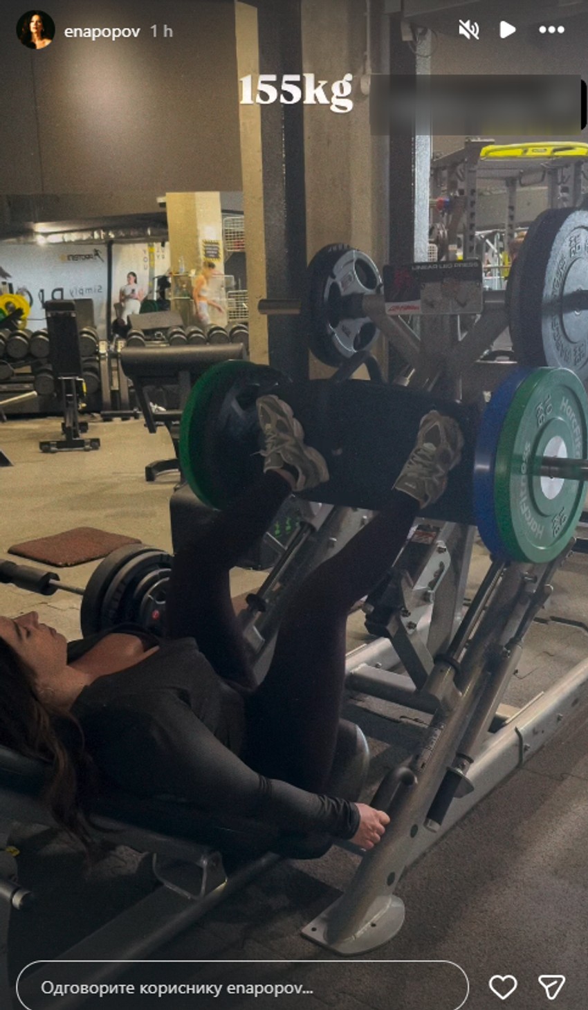 Ena Popov u teretani