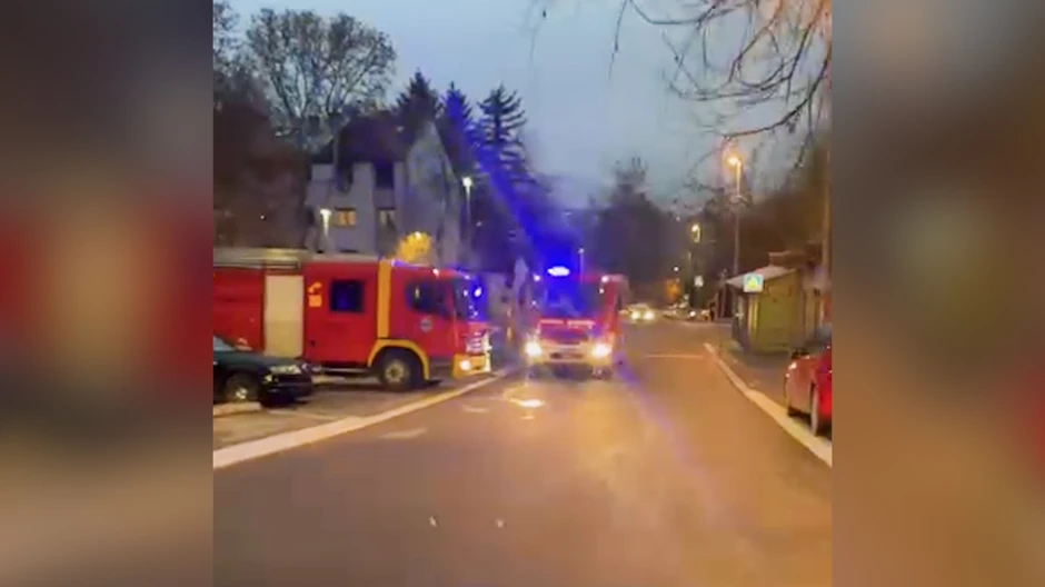 Vatrogasci ispred vrtića 