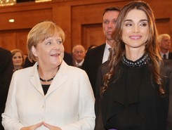 Co za spojrzenie! Angela Merkel uległa urokowi królowej Ranii