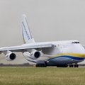 Antonow An-124 "Rusłan" przywozi sprzęt medyczny z Chin do Polski