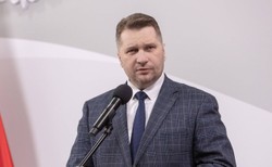 Czarnek: Do polskich szkół zapisane są już 54 tys. dzieci z Ukrainy