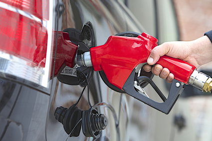 Właściciele diesli spojrzą na "benzyniarzy" z wyższością. Nowe prognozy cen na stacjach 