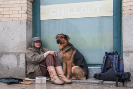 Naš hirurg otišao u Belgiju i mučio se godinama, a onda mu je "KLOŠAR" s psom PROMENIO ŽIVOT IZ KORENA pa MISTERIOZNO NESTAO isto kao što se pojavio