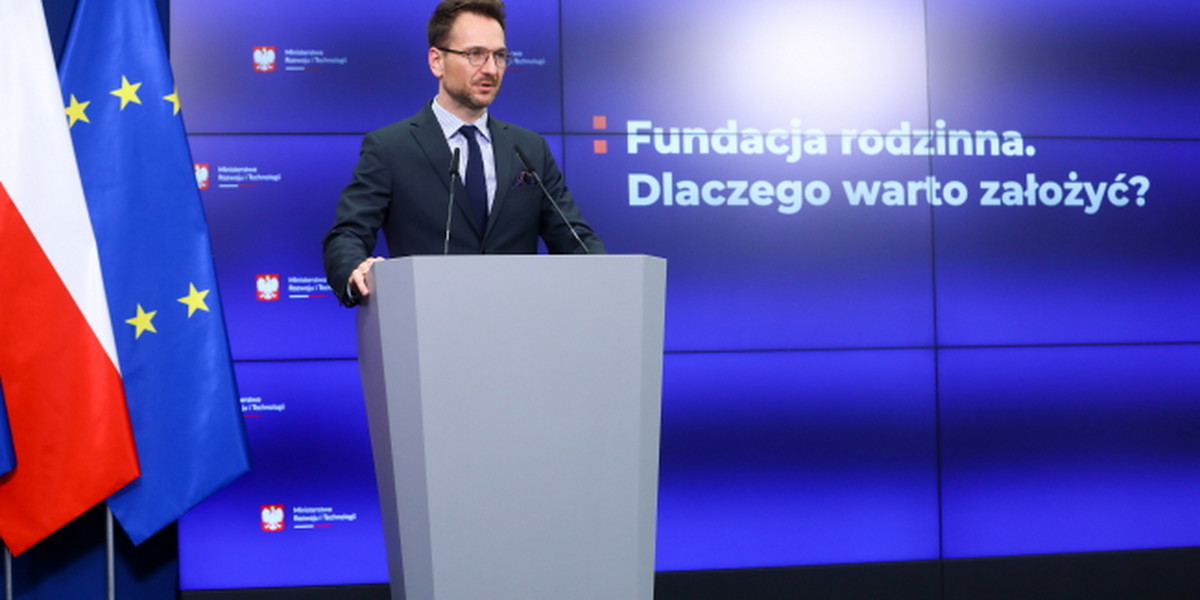 Waldemar Buda, minister rozwoju, przedstawił w piątek najnowszą wersję projektu ustawy fundacji rodzinnej