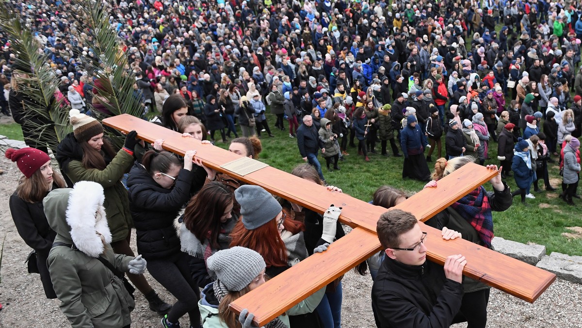 Światowy Dzień Młodzieży w polskich diecezjach 