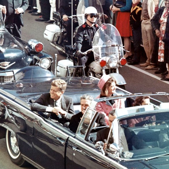 JFK w Dallas kilka minut przed zamachem.