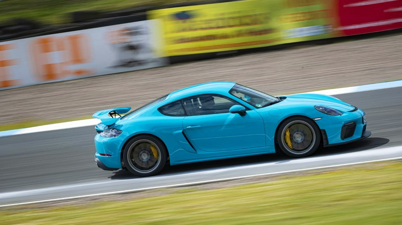 "Miami Blue" z palety Porsche
