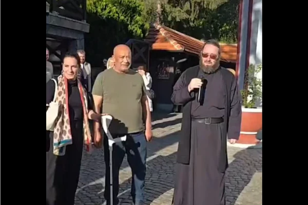 VELIKO ČUDO U MANASTIRU TUMANE NA VELIKI PETAK: Mića iz Smederevske Palanke naočigled vernika i monaha BACIO ŠTAKU I PROHODAO - "Gospod je pokazao svoje milosrđe"