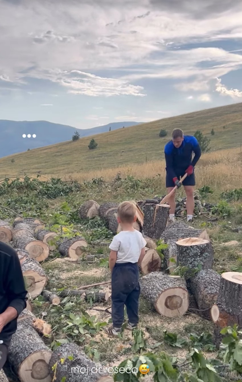 Marija Egelja uživala na selu