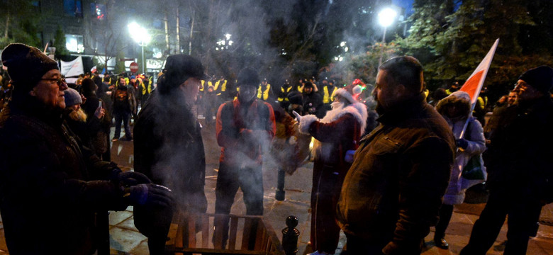 Protesty nie tylko w Warszawie. Zwolennicy opozycji demonstrowali w całej Polsce