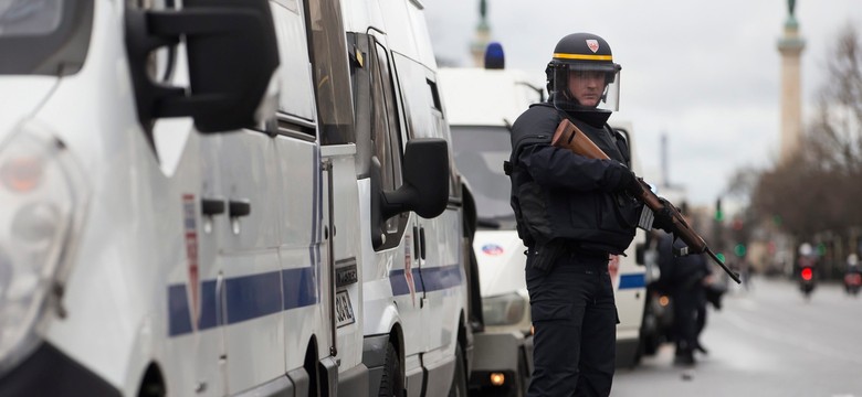 Zamachy we Francji. Partnerka terrorysty uciekła z kraju?