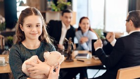 Zmiana nazwiska na nazwisko ojczyma. Kiedy ojciec nie musi wyrazić zgody?