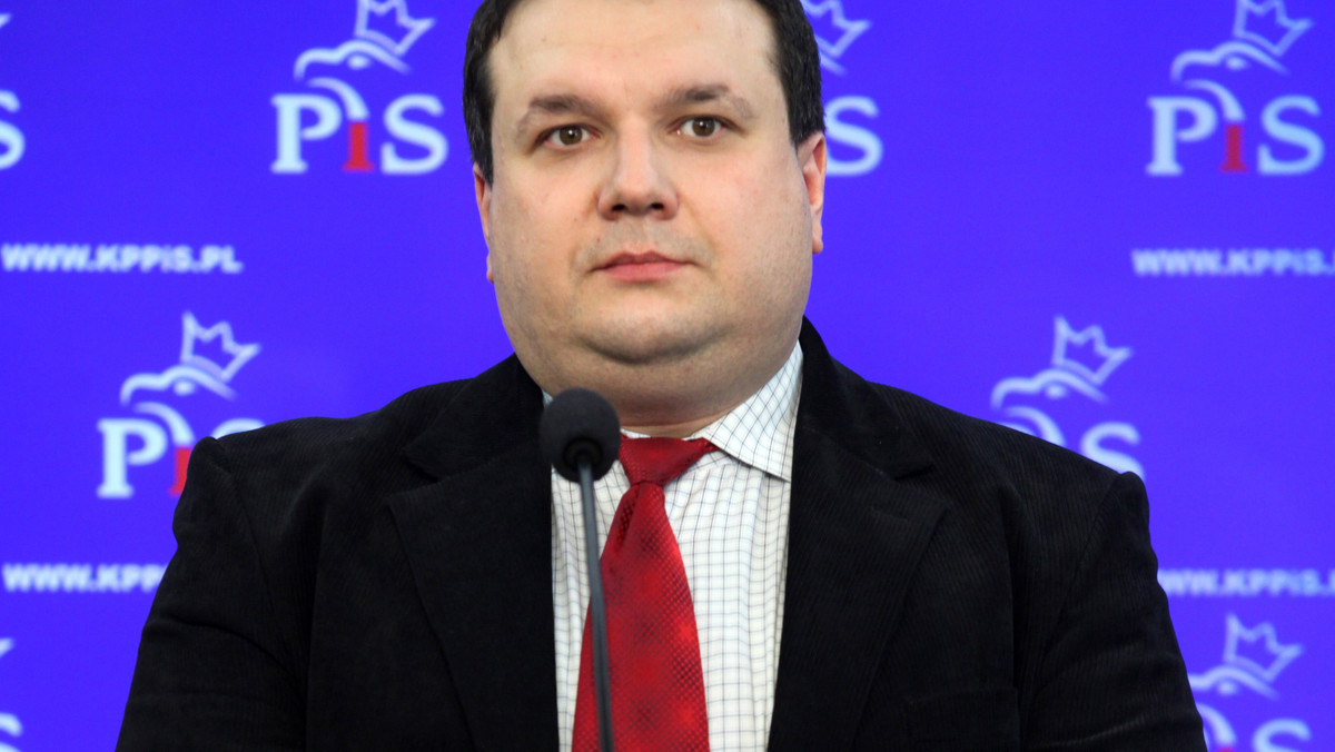Senator Krzysztof Zaremba został członkiem PiS - poinformował szef Komitetu Wykonawczego PiS Joachim Brudziński. Zaremba zasiada już od kilku miesięcy w senackim klubie PiS.