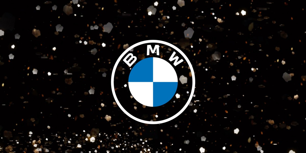 BMW zmieniło logo, które stosować będzie w komunikacji marki online i offline.