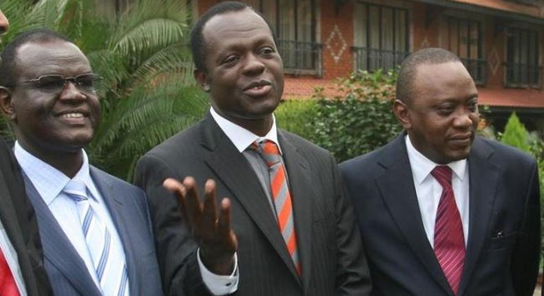 File image of Raphael Tuju (Middle) flanked by President Uhuru Kenyatta and Kiraitu Murungi