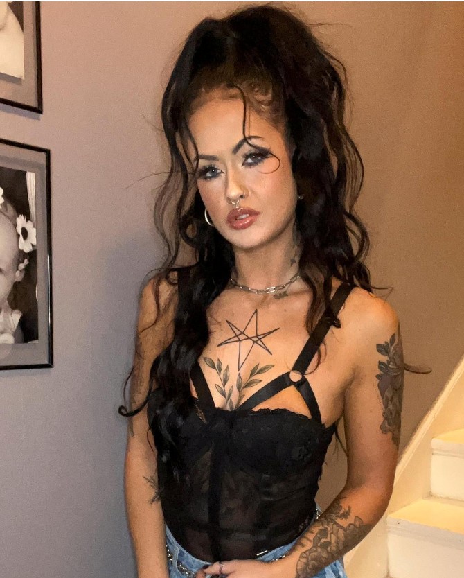 Marisa izgleda kao druga osoba 