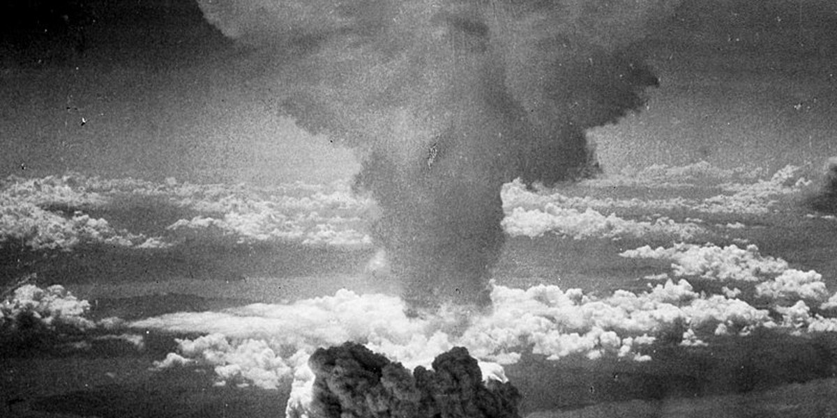 6 i 9 sierpnia 1945 r. Stany Zjednoczone zrzuciły bomby atomowe na Hiroszimę i Nagasaki w Japonii
