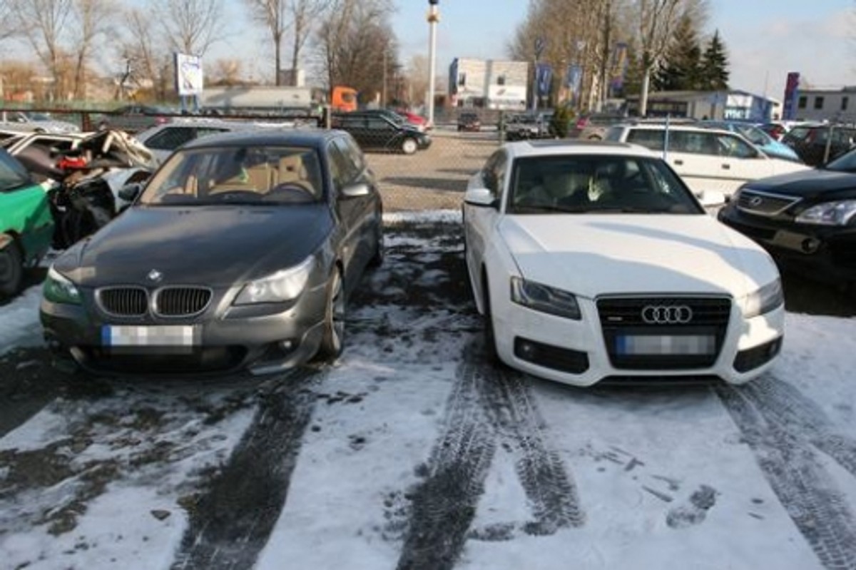 Polowali na księży... zapalniczką. Wybierali tych w samochodach