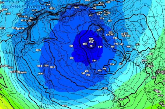 (MAPA) PAŠĆE POLA METRA SNEGA, SAOBRAĆAJ ĆE BITI UGROŽEN! Moćni ciklon stiže i u srpski komšiluk i donosi MEĆAVU: "Ne krećite nigde!"