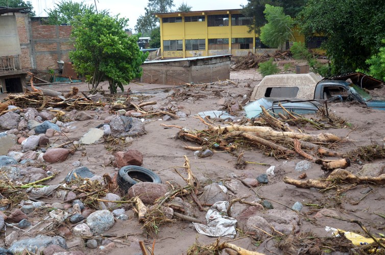 Meksyk: huragan Ingrid i sztorm Manuel