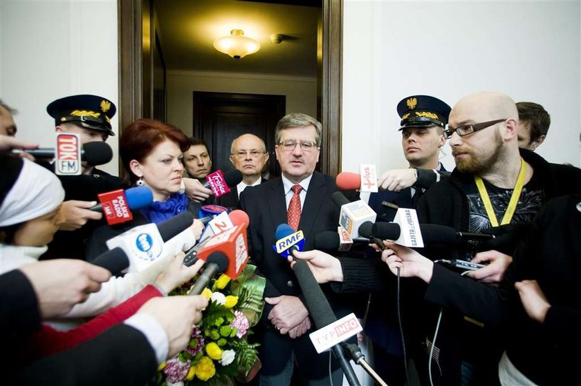 Komorowskiego najwięcej w telewizji. Komorowski 4 razy lepszy od Kaczyńskiego