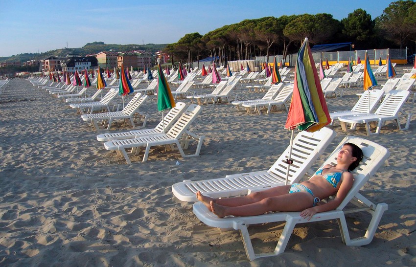 Jedna od peščanih plaža u Draču