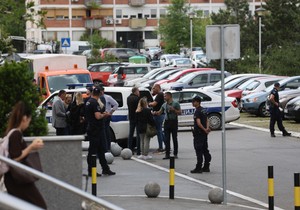 Pucnjava u kafiću