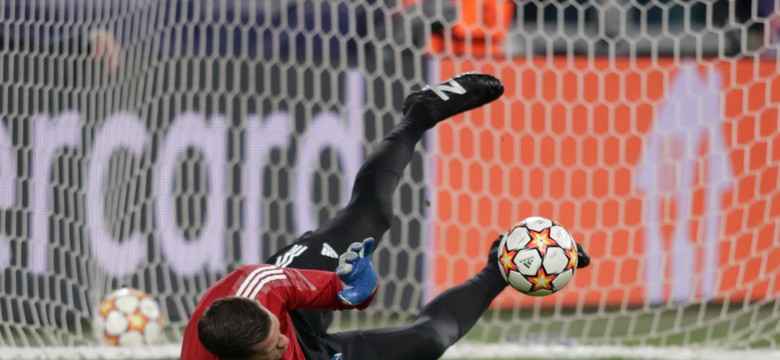 Wojciech Szczęsny zniesiony na noszach. Polak zwijał się z bólu [WIDEO]
