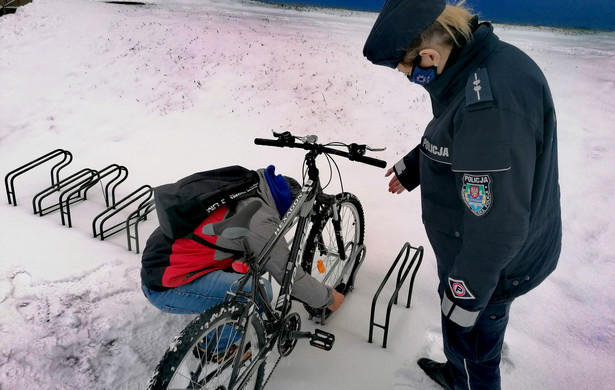 Jazda na rowerze zimą - czy można dostać mandat?