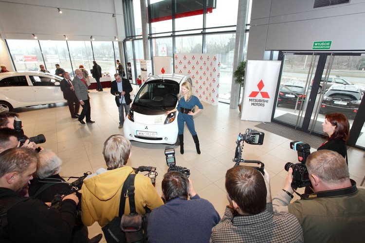 w ciekawy sposób przedstawia i promuje proekologiczne inicjatywy, podsuwając nietuzinkowe pomysły osobom zainteresowanym ochroną środowiska naturalnego