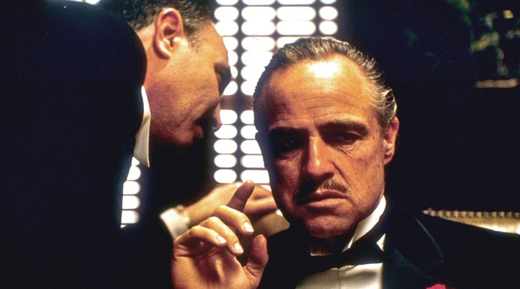 Vito Corleone szerepében Marlon Brando A keresztapa című filmben