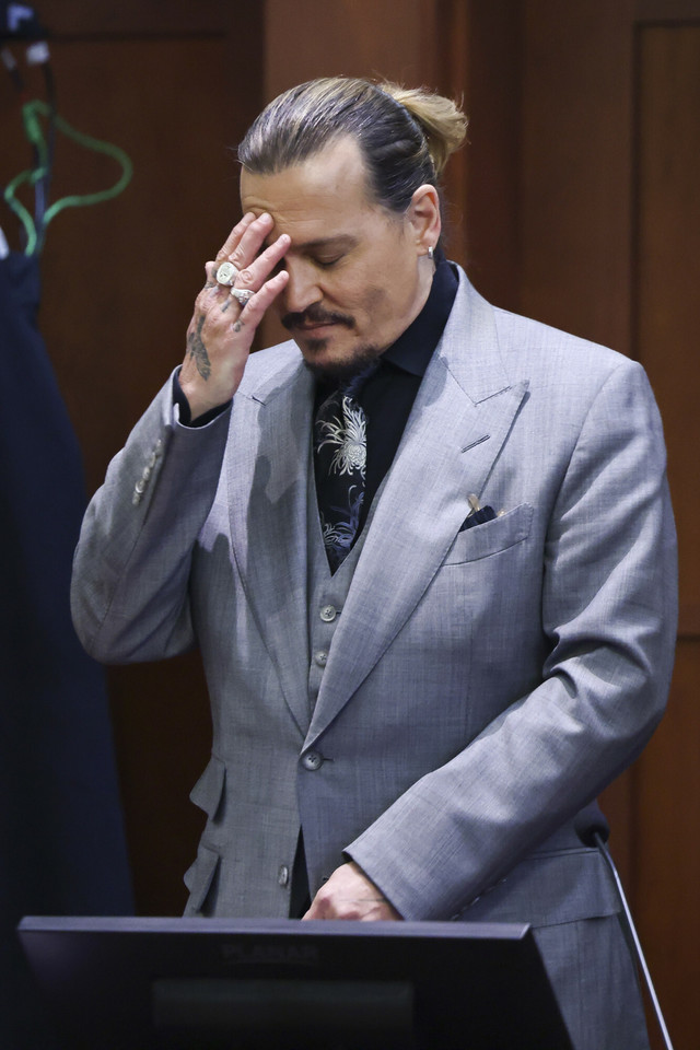 Johnny Depp podczas rozprawy sądowej 20 kwietnia 2022 r.