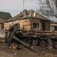 Wojna w Ukrainie. Rosyjski czołg zniszczony w czasie walk w obwodzie charkowskim