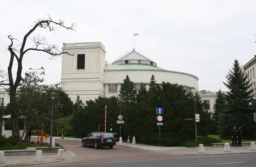 Najnowszy sondaż przedwyborczy. PiS może nie rządzić?