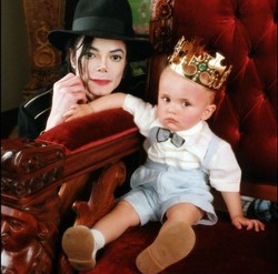 Justin Bieber zrobi z syna Michaela Jacksona gwiazdę muzyki? [ZDJĘCIA]