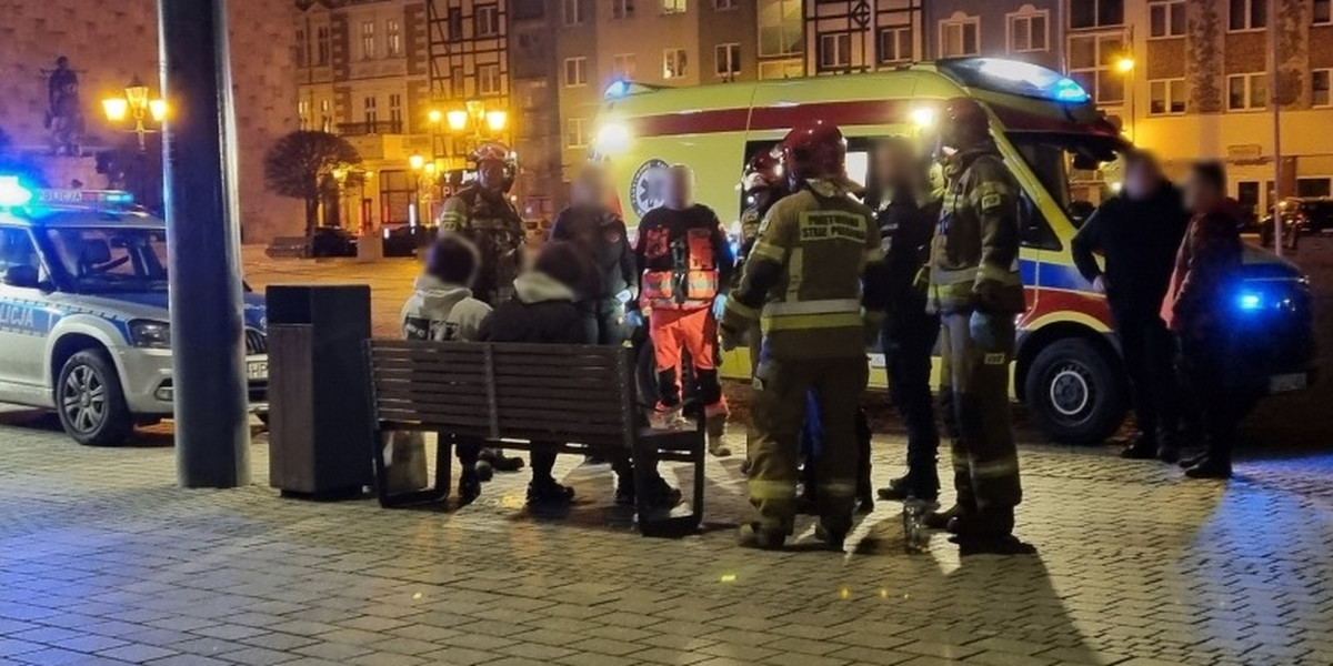 Nastolatkowie mieli zasłabnąć na Starym Rynku w Gorzowie.