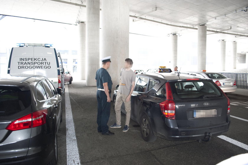 Kierowcy Ubera wpadli w Łodzi w ręce policji na dworcu Fabrycznym