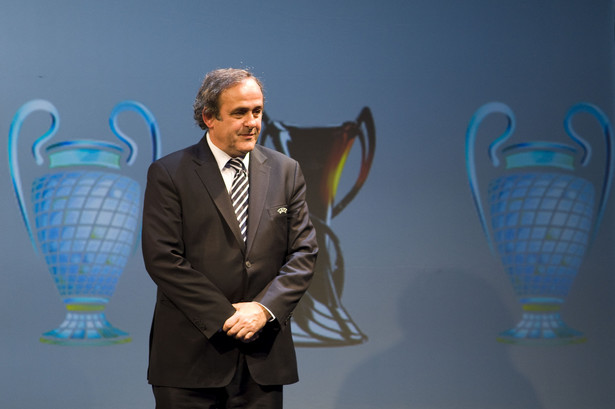 Platini przeciwnikiem technologii pomagających sędziom