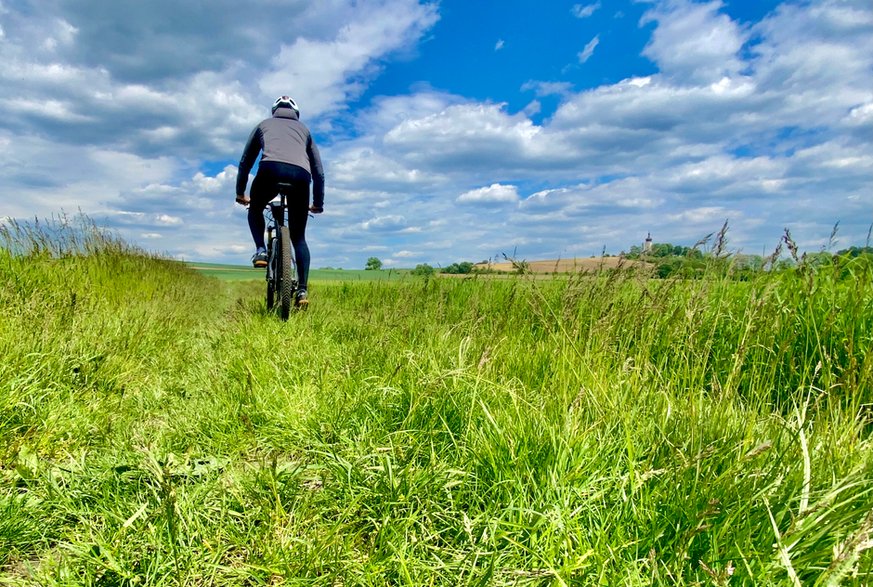 Trening rowerowy może być jedną z form przygotowania kondycyjnego do górskich wycieczek