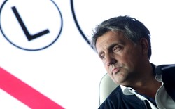 Magiera i Żewłakow zwolnieni z Legii. Klub już zaprezentował nowego trenera. Kim jest Romeo Jozak?