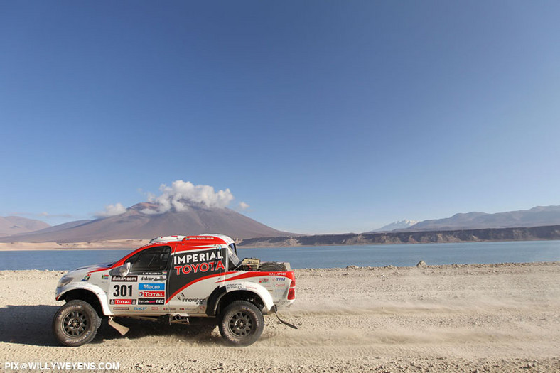 Dakar 2013: ciężarówka bez skrzyni, Małysz traci oddech (13. etap, wyniki, galeria)