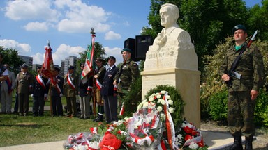 Wrocław: ruszył nabór w konkursie na stypendia im. gen. Fieldorfa "Nila"