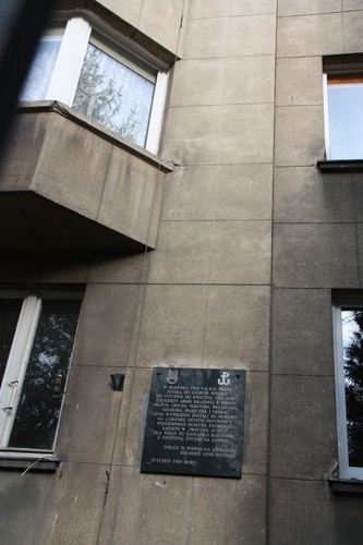 Siedziba i więzienie NKWD przy ulicy Cienistej w Warszawie, kilka domów dalej od więzienia przy ulicy Świerszcza