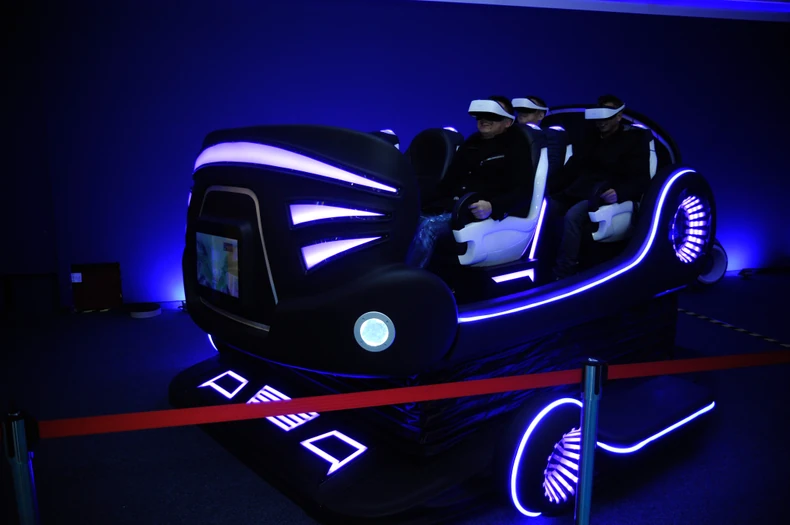 Automobili sa VR naočarima