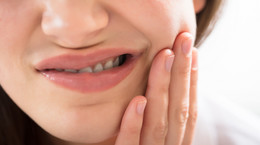 Pięć objawów, które mogą świadczyć o nadwrażliwości zębów