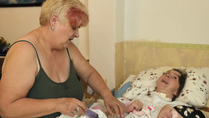 A bíróság szerint nem a kórház hibája, hogy éberkómába került Katalin – Kétmilliós perköltséget varrtak a család nyakába
