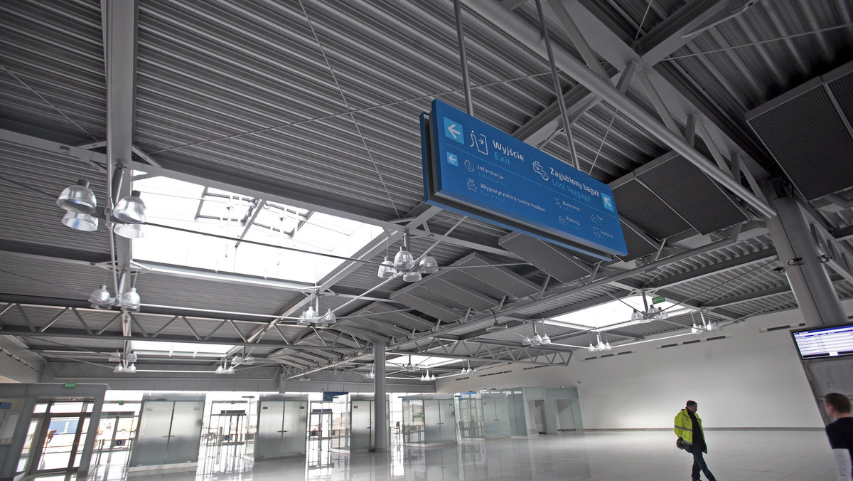 Od wtorku pasażerowie będą mogli korzystać z rozbudowanego terminalu pasażerskiego Portu Lotniczego Poznań-Ławica. W oficjalnie otwieranym obiekcie mieści się nowa strefa przylotów z systemem odbioru bagażu.