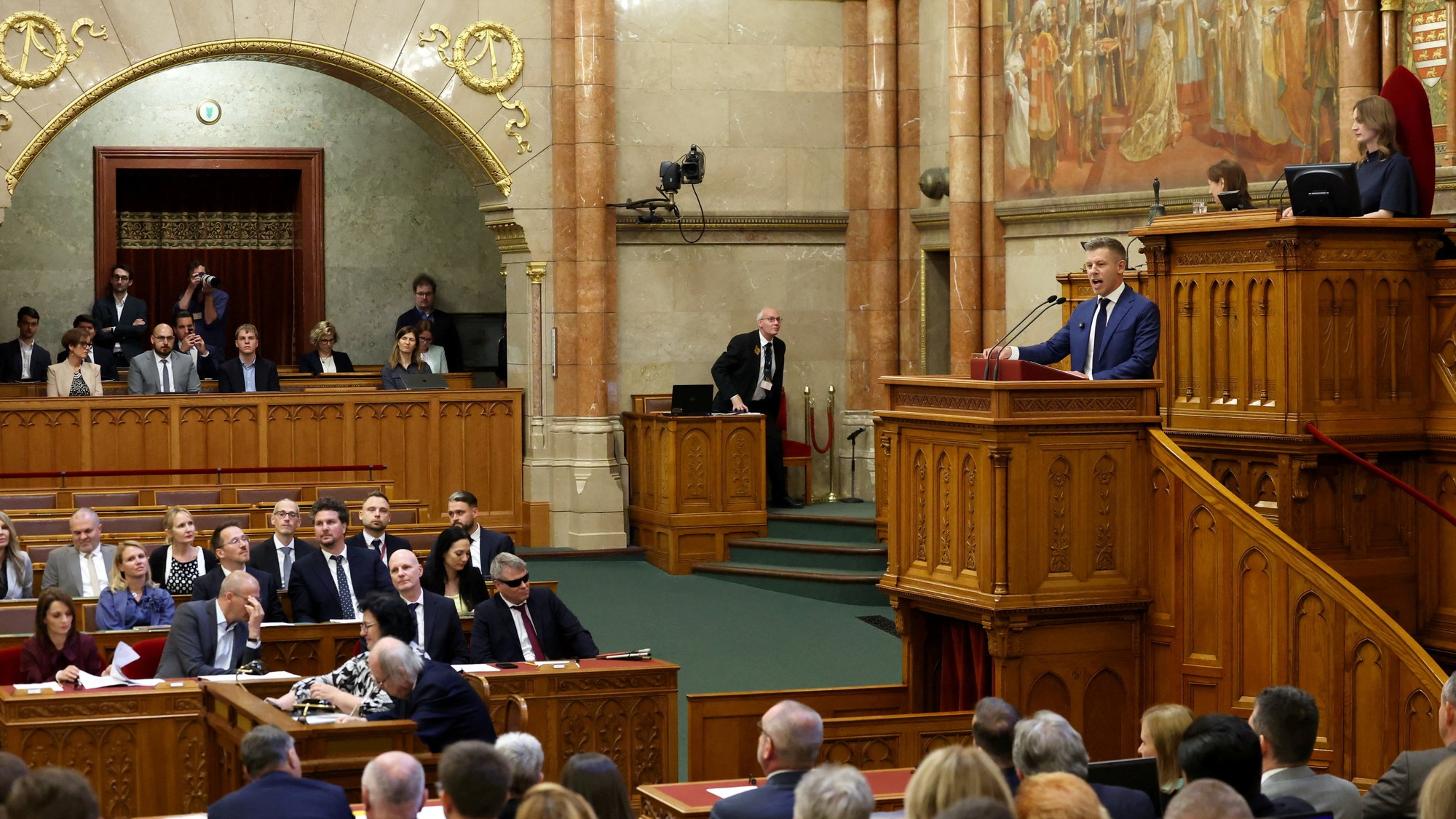 Maďarský premiér Magyar predniesol prejav počas plenárneho zasadnutia parlamentu v Budapešti.