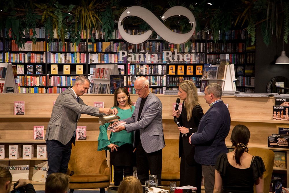 Renáta Vinczeová, Jozef Banáš a Adela Vinczeová na uvedení knihy Tichá rebelka Timrava.